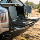 Este accesorio llamado “The Cullinan Viewing Suite” despliega con solo tocar un botón unos asientos con una mesilla para cocktails.
Foto: Rolls-Royce